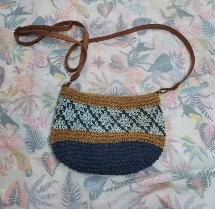 Virkad Crossbody Damväska i papper