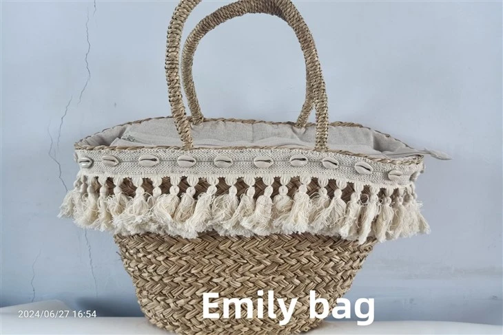 Designade kvinnor raffia väskor