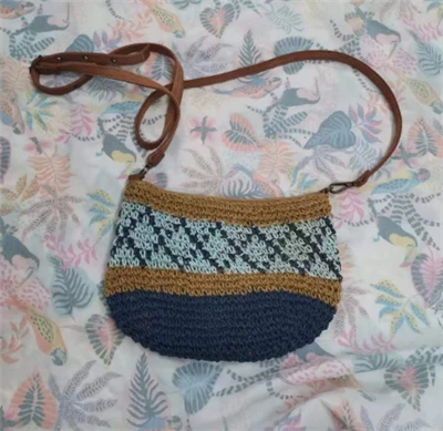 Virkad Crossbody Damväska i papper